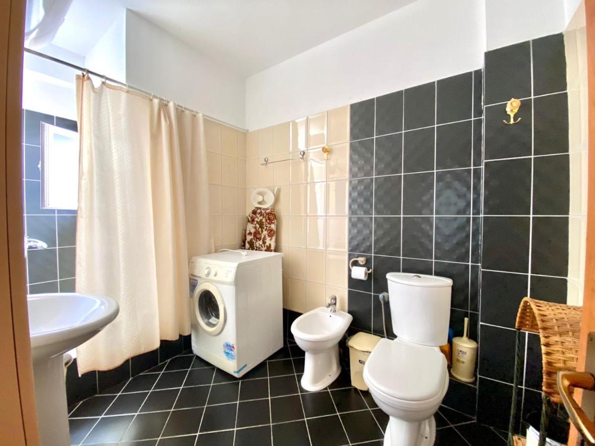 Caramel Sun Studios Apts Sarandë Eksteriør billede