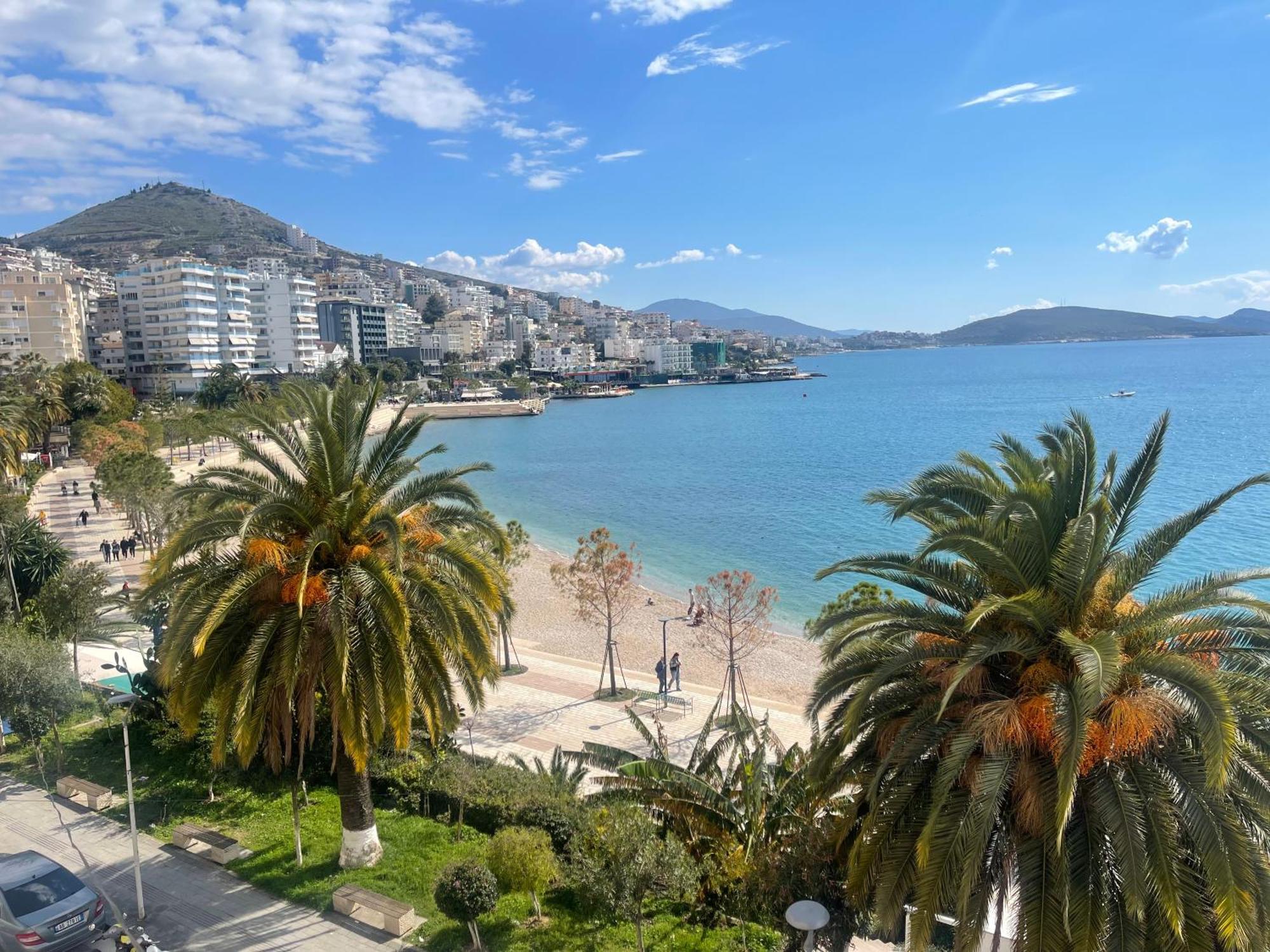 Caramel Sun Studios Apts Sarandë Eksteriør billede