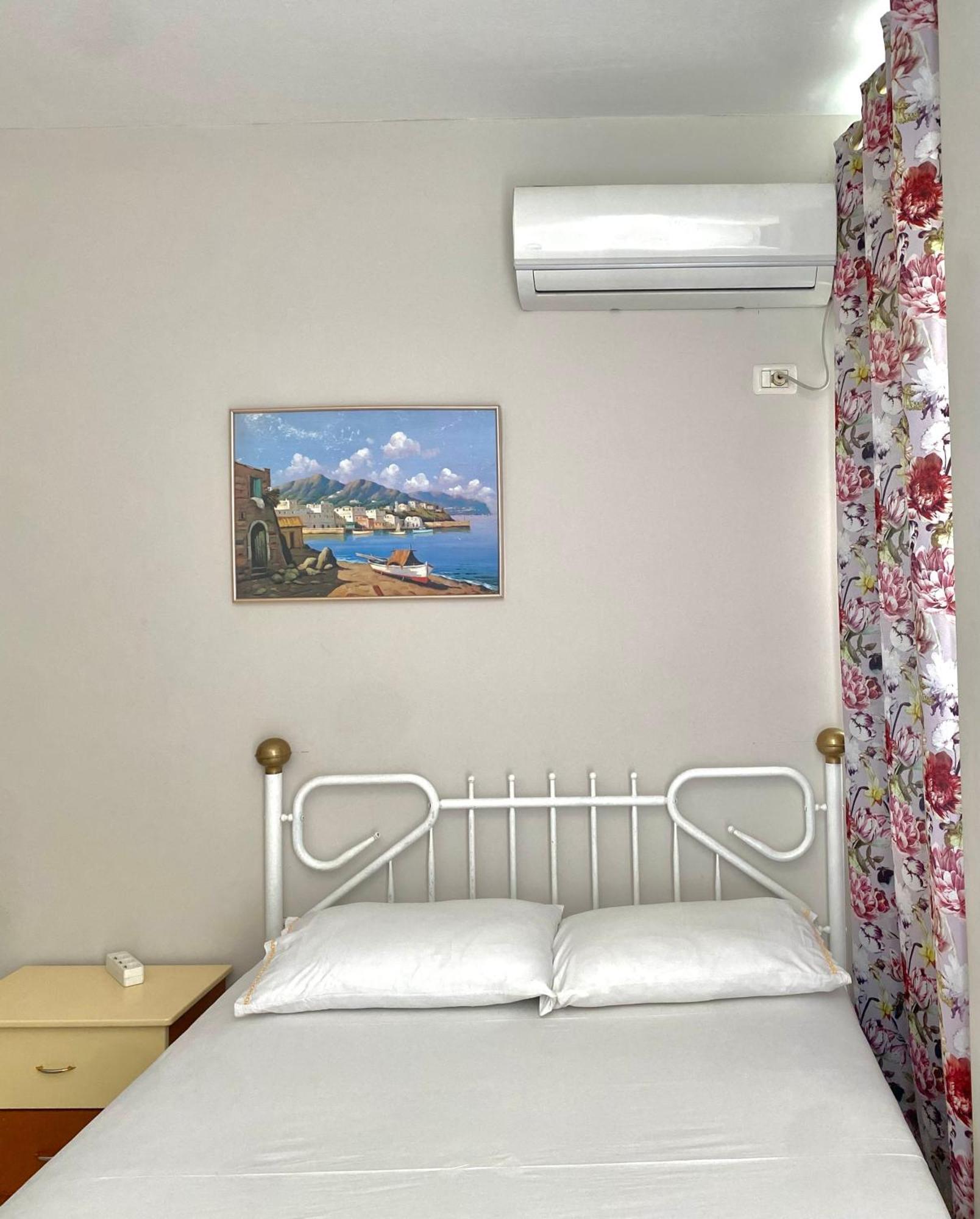 Caramel Sun Studios Apts Sarandë Eksteriør billede
