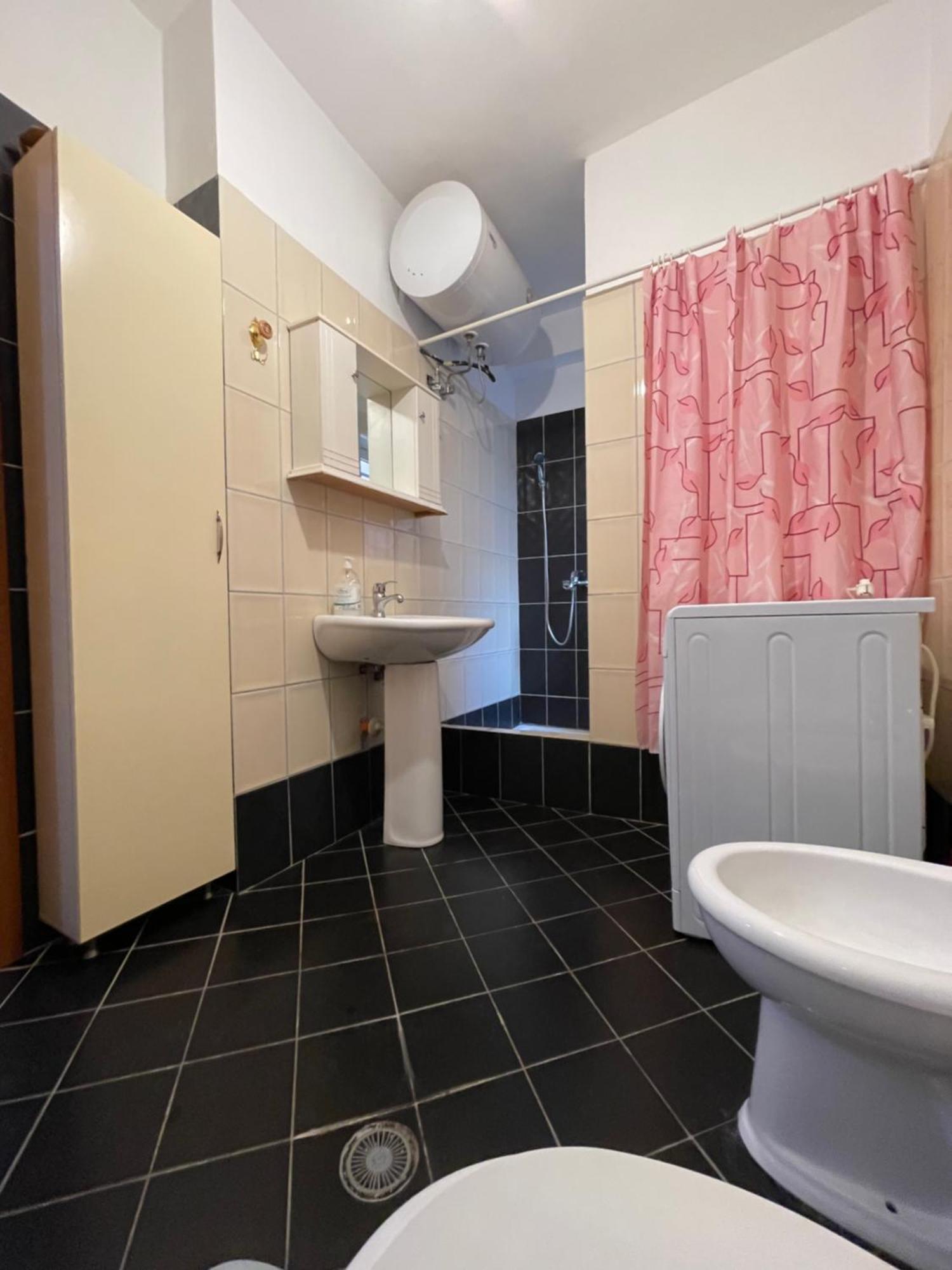 Caramel Sun Studios Apts Sarandë Eksteriør billede